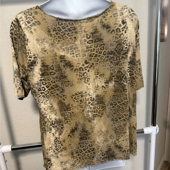 Plus Size Calvin Klein Leopard Print V-Neck Top - Picture 3 of 4